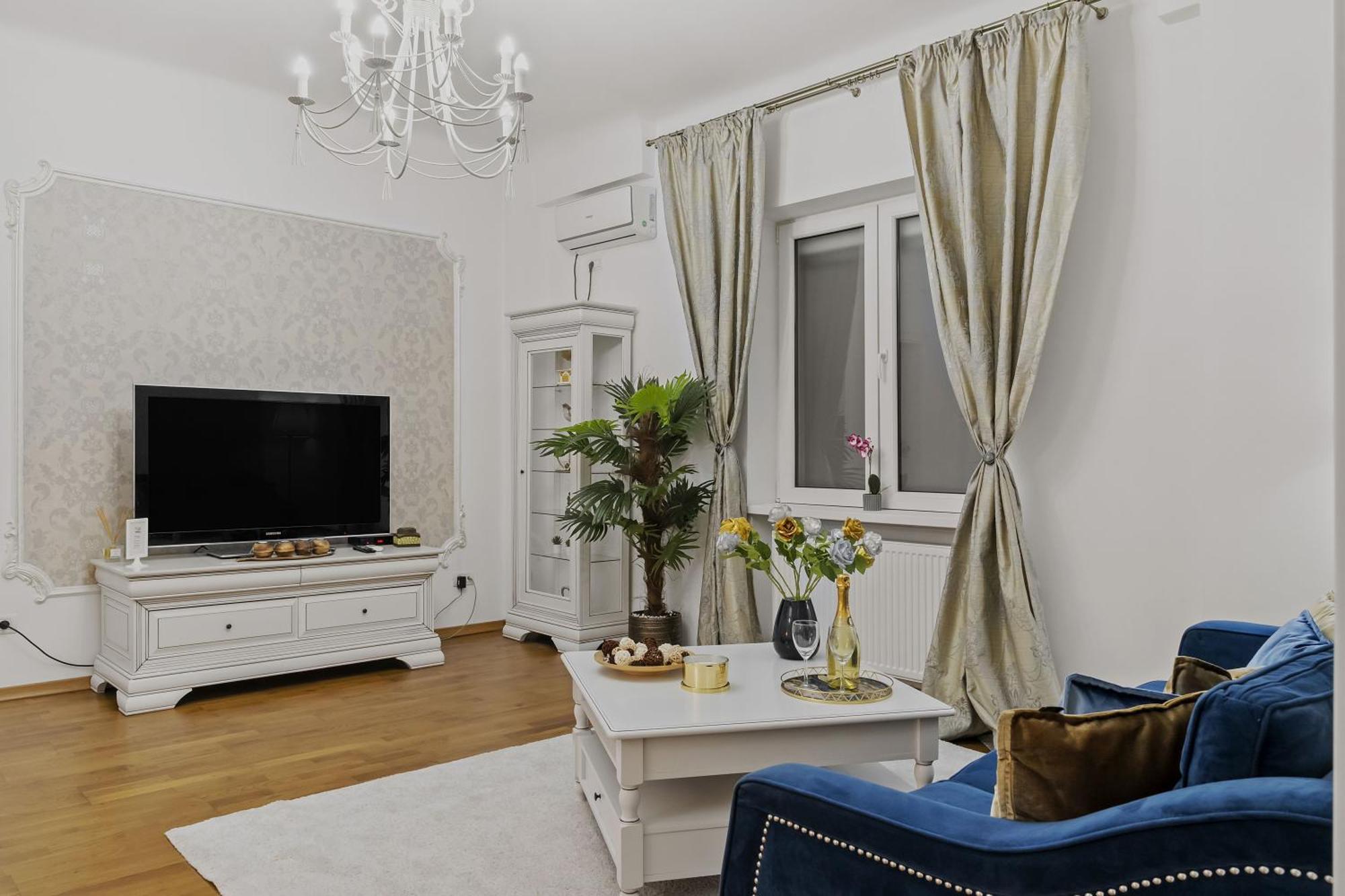 Sweet Luxury Three Rooms Apartment City Center Universitate Bucareste Exterior foto