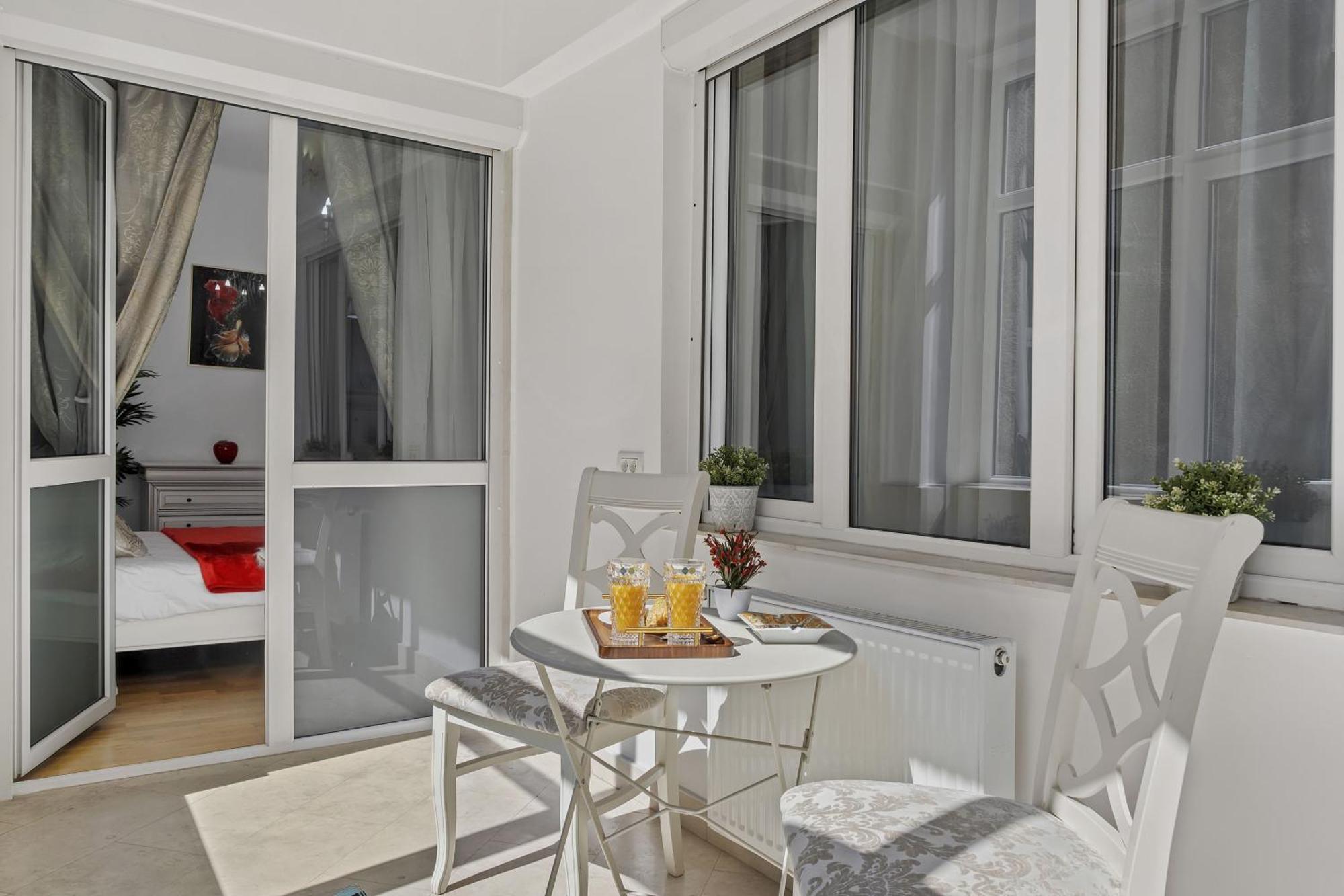 Sweet Luxury Three Rooms Apartment City Center Universitate Bucareste Exterior foto